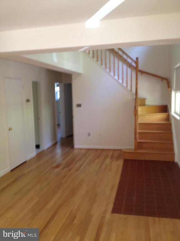 Building Photo - 7017 Murray Ln