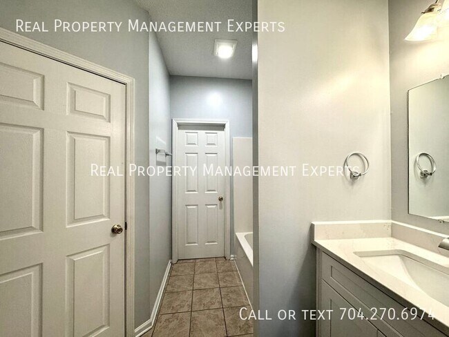 Building Photo - 507 Brookwood St