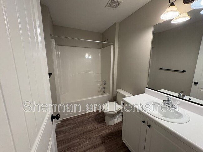 Building Photo - 3400 London Ct SW