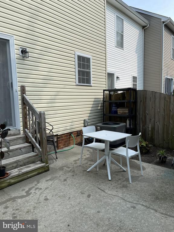 Building Photo - 1115 Settlers Landing Dr
