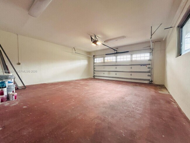 Building Photo - 6330 SW 34th St