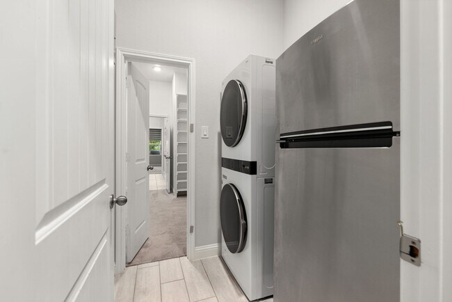 Building Photo - 6442 Pomegranate Blossom Dr