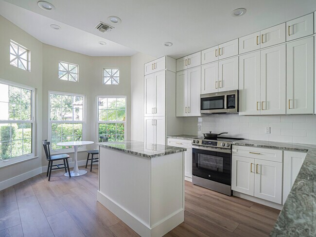 Building Photo - 4791 S Newport Island Dr