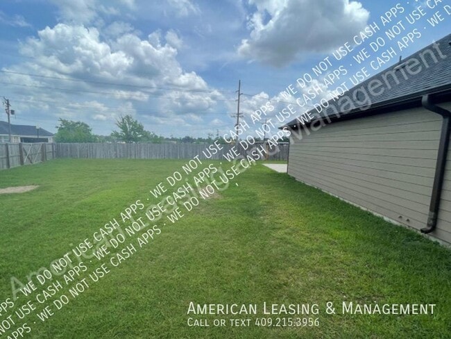 Building Photo - 2680 St Helena St