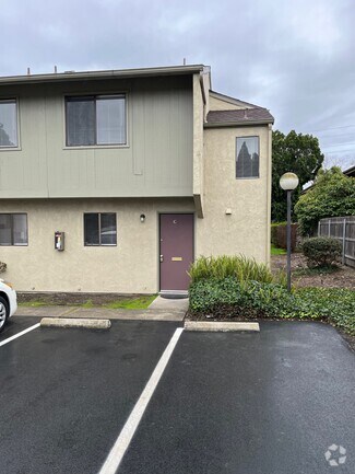 Building Photo - 3140 Alicita Ct