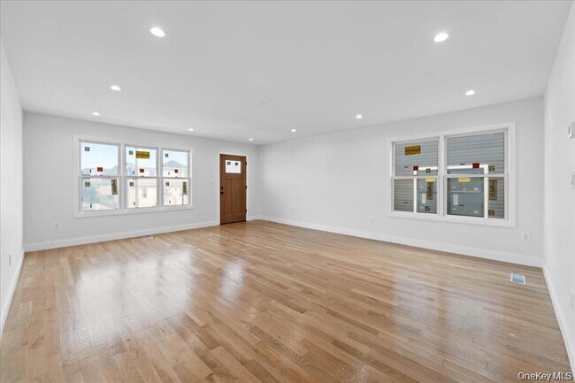 Building Photo - 89 Thurton Pl