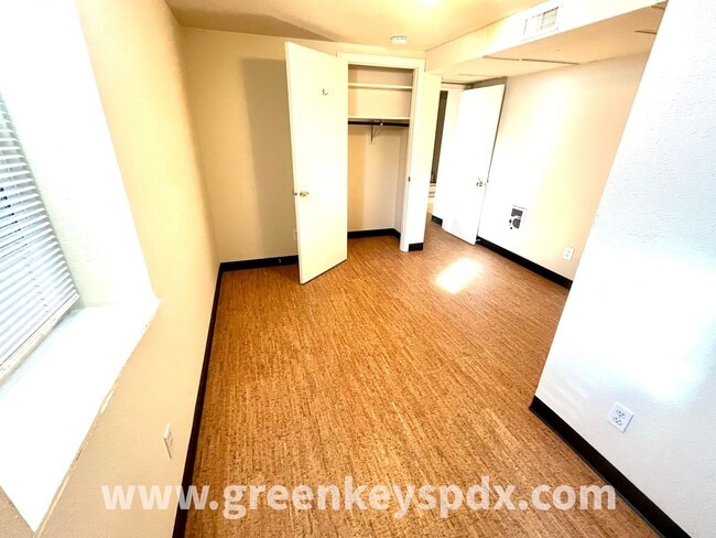Building Photo - N Albina Duplex