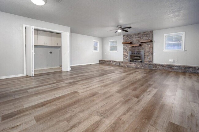 Building Photo - 2537 NW 48th St