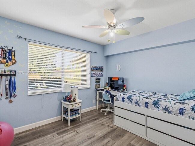 Building Photo - 2648 NE 26th Ave