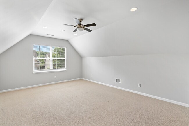 Building Photo - 10004 Shetland Ln