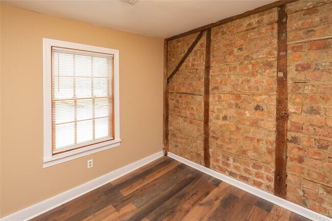 Building Photo - 141 Ward St