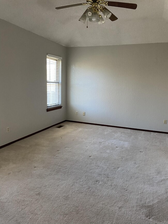 Building Photo - 541 NW 170th St