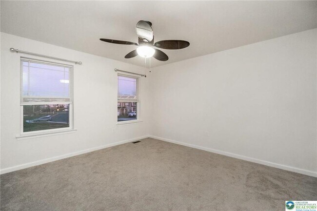 Building Photo - 164 Maureen Ln