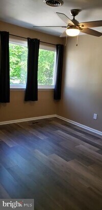 Building Photo - 313 Barton Run Blvd