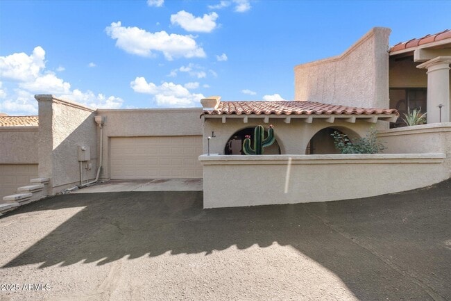 Building Photo - 37300 N Tom Darlington Dr