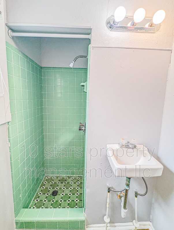 Building Photo - 2705 4th St S