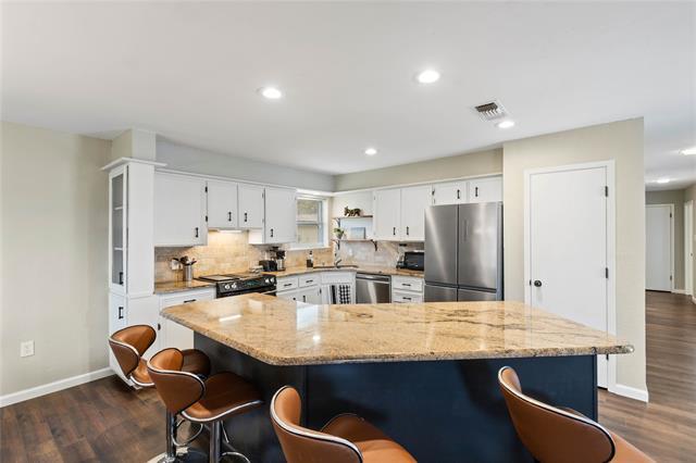 Building Photo - 301 Granada Calle St