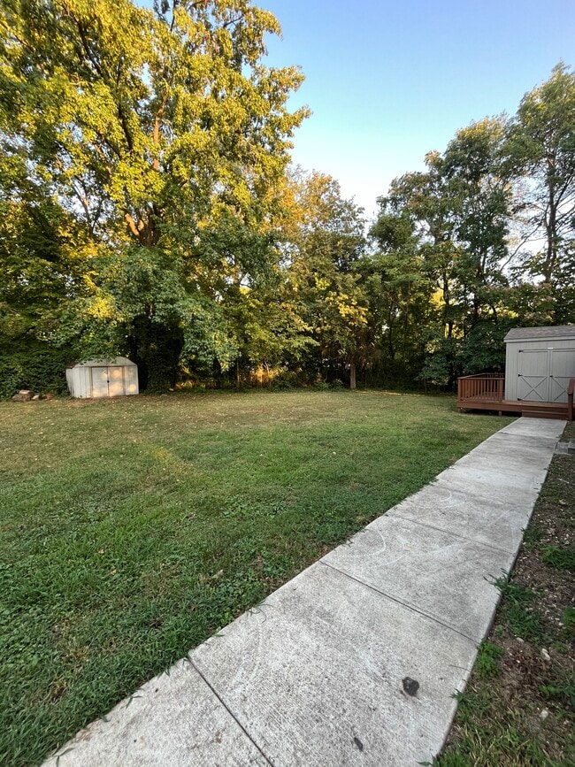 Building Photo - 1118 Thompson Pl