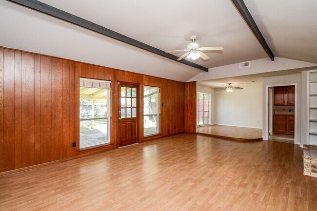 Building Photo - 7222 Pella Dr