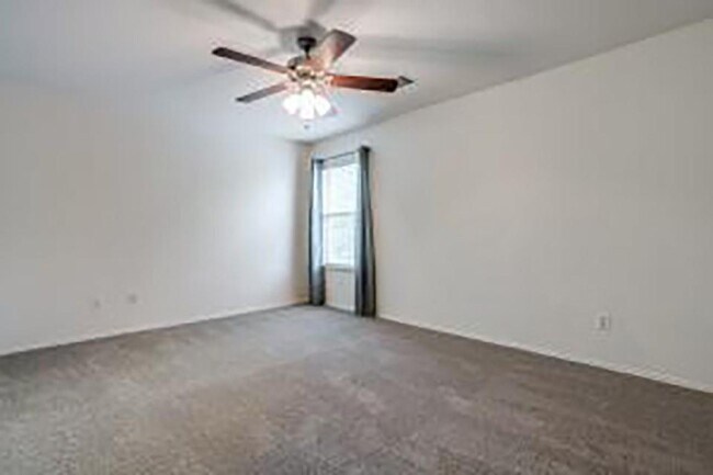 Building Photo - 114 Feathergrass Dr