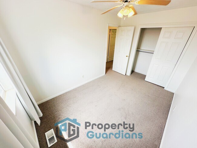 Building Photo - 418 E 500 S