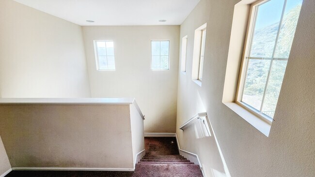 Building Photo - 34213 Parkside Dr