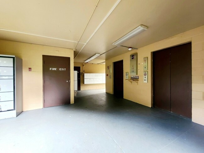 Building Photo - 95-269 Waikalani Drive
