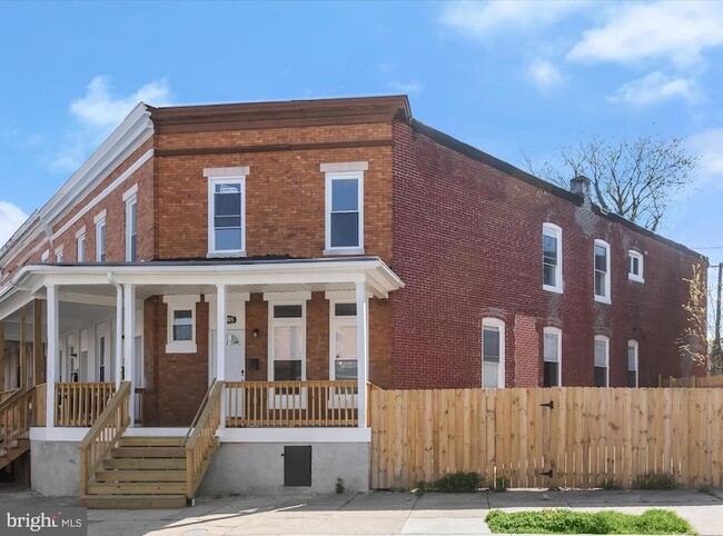 Primary Photo - 2005 Kennedy Ave