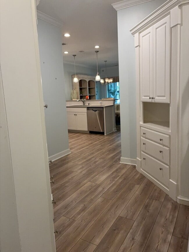 Building Photo - 222 Nautique Ct