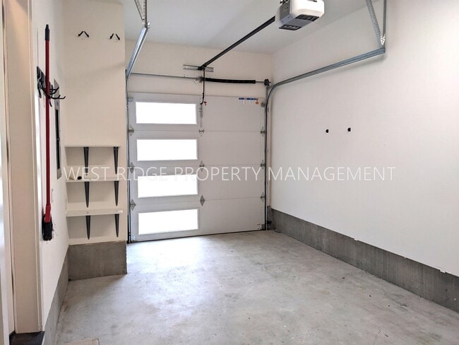 Building Photo - 6836 N Hudson St