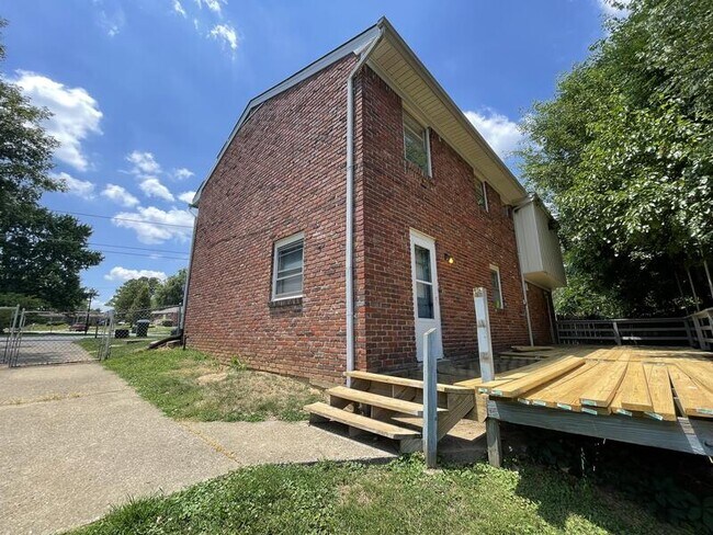 Building Photo - 2519 Steeplechase Dr