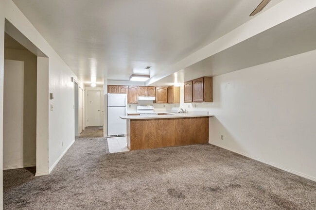 Building Photo - 1671 Hickory Ln