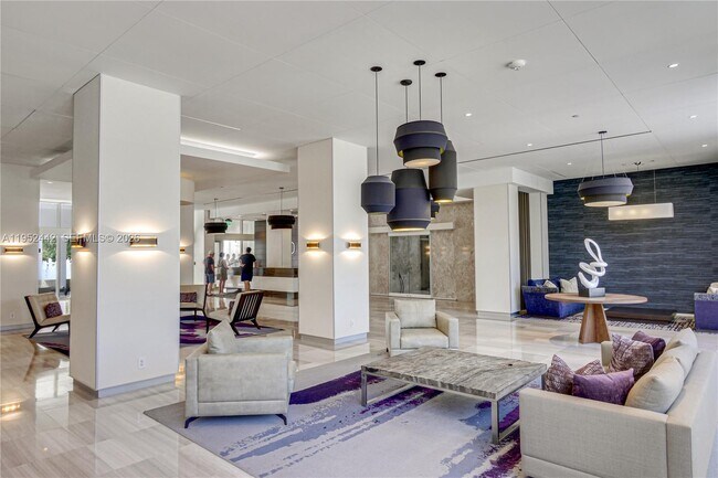 Building Photo - 100 Bayview Dr