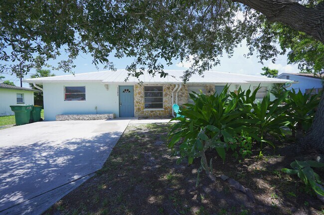 Building Photo - 1193 S Alhambra Cir