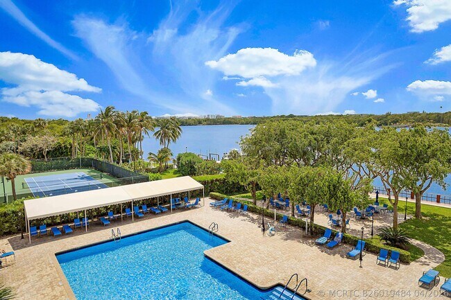 Building Photo - 2121 N Ocean Blvd