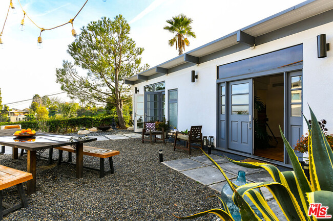 Building Photo - 7107 Pacific View Dr