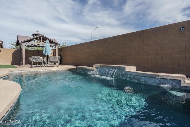 Building Photo - 14757 W Pasadena Ave