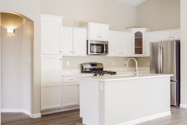 Building Photo - 13284 W Port Au Prince Ln