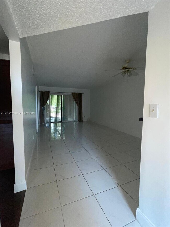 Building Photo - 3410 Foxcroft Rd