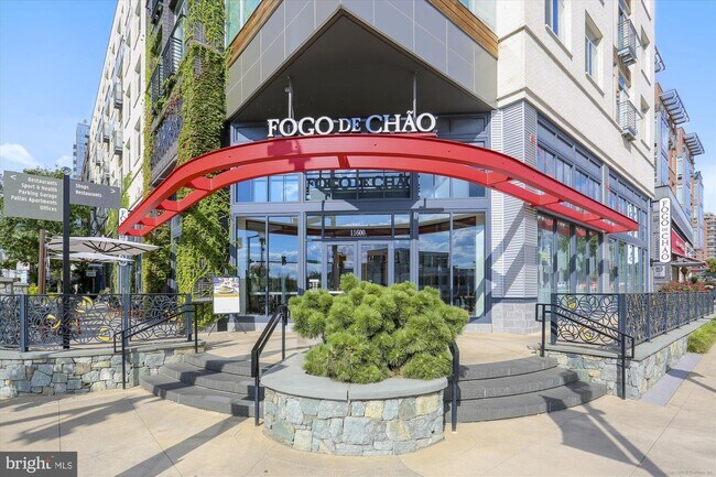 Building Photo - 10655 Montrose Ave