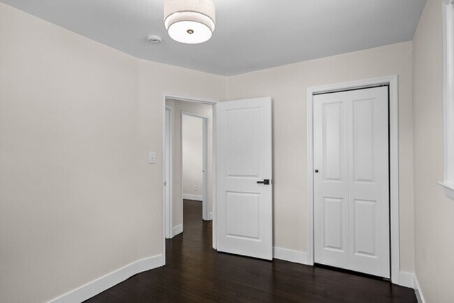 Building Photo - 7 Coville Dr