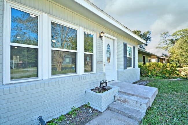 Building Photo - 3834 Rosedale St