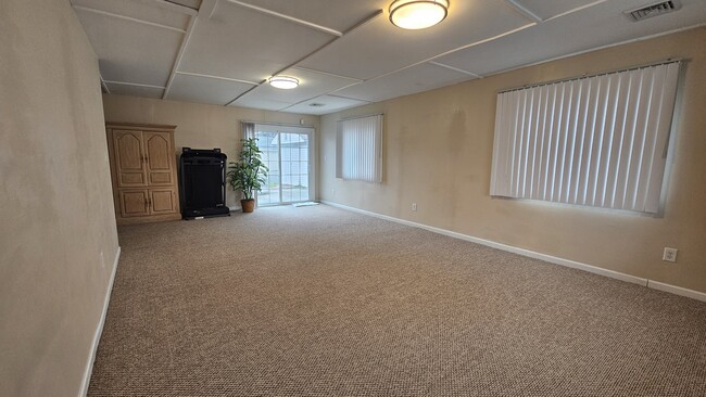 Building Photo - 2216 Dean Dr