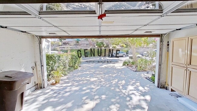 Building Photo - Move-in Special: $500 off 1st Month’s Rent on this Spacious 2 Story 3Bd 2.5Ba Townhome