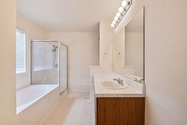 Building Photo - 104 Pond Way