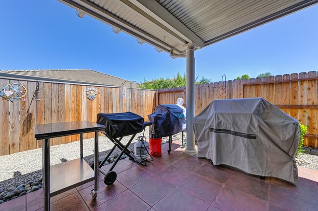 Building Photo - "Charming Rental Home in Lincoln"