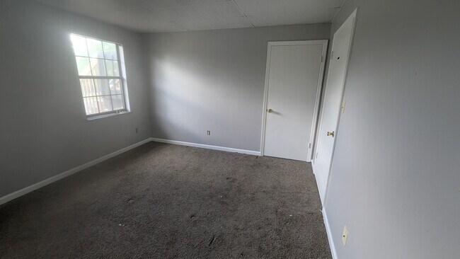 Building Photo - 430 Britton Ave