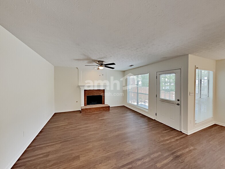 Building Photo - 555 Fosters Mill Ln NW