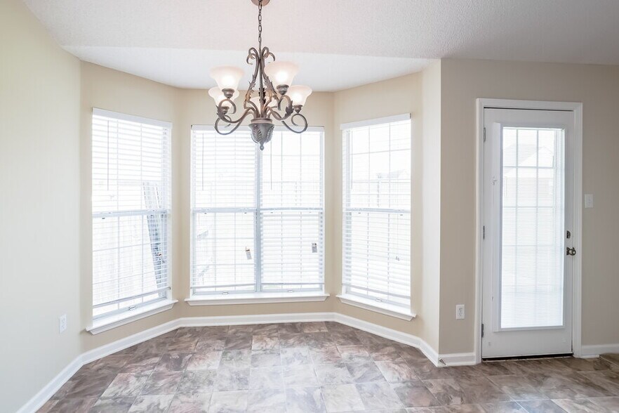 Building Photo - 8124 Loden Cove