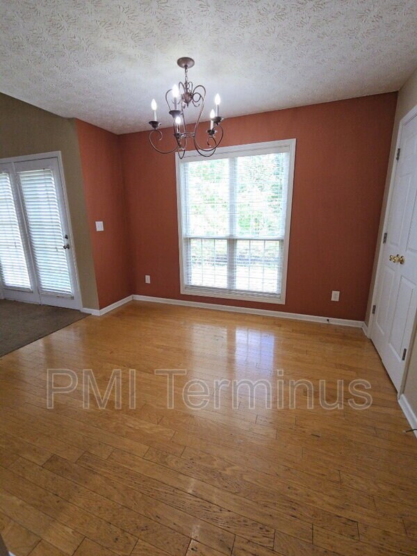 Building Photo - 6122 Farmwood Way SE